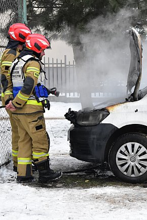 Tuchola: Dlaczego na ul. Kościuszki doszło do pożaru komory silnika w osobówce?-5126
