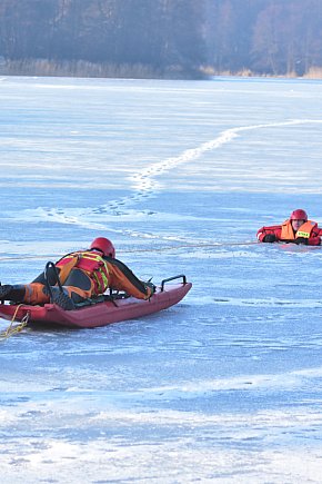 Raciąż: Ćwiczyli, jak ratować ludzi na zamarzniętych akwenach-5149