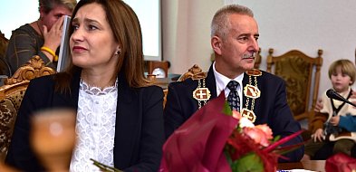 Tuchola: Wynagrodzenie burmistrza w górę. Co z pozostałymi urzędnikami?-24341