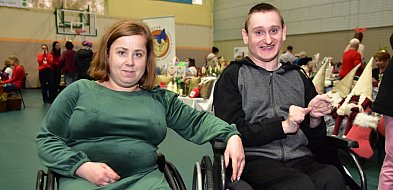 Tuchola: Międzynarodowy Dzień Osób z Niepełnosprawnościami i świąteczny klimat-25200