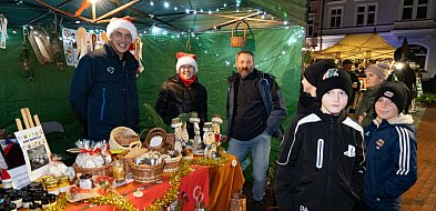 Rozpoczął się II Borowiacki Jarmark Bożonarodzeniowy – WYSTAWCY, STOISKA ITD...-25227
