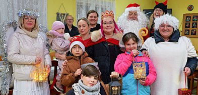 Kolędnicy radośnie przeszli przez Mały Mędromierz! Pierwsza taka inicjatywa / FOT-25329