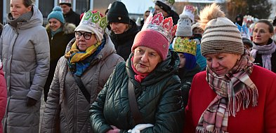 Tradycyjny Orszak Trzech Króli przeszedł ulicami Bysławka / ZDJĘCIA-25588
