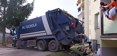 JEST REAKCJA. Służby pracują przy bloku na ul. Cegielnianej.