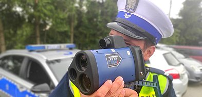 Jechali z o wiele za dużą prędkością! Pożegnali się z prawem jazdy