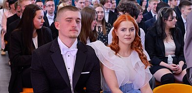 Absolwenci technikum żegnają w ZSLiT w Tucholi / ZDJĘCIA