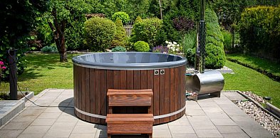 Balia ogrodowa: elektryczna czy z pompą ciepła? Różnica w kosztach zaskoczy