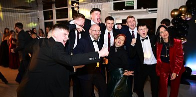 Tuchola: Studniówka "Leśnika" z imprezą i... Familiadą! ZDJĘCIA cz. 2