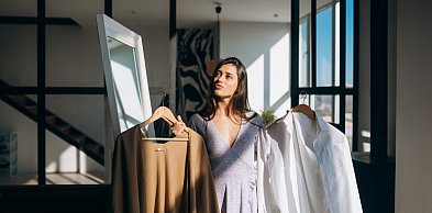 Jak zbudować świadomą garderobę pełną charakteru bez przepłacania