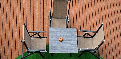 Dlaczego krzesła z technorattanu to najlepszy wybór na polską pogodę?