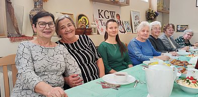 Tucholskie gospodynie zakończyły karnawał „śledzikiem”