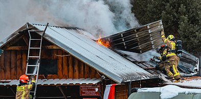 Groźny pożar w gminie Cekcyn. Przejeżdżający myśliwy pierwszy ruszył z pomocą /FOT