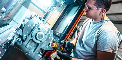 Frezowanie CNC vs toczenie CNC – czym się różnią?