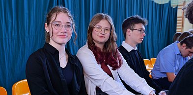 Stypendia starosty. Czołowi uczniowie Nowodworka, ZSLiA i ZSLiT / LISTA I ZDJĘCIA