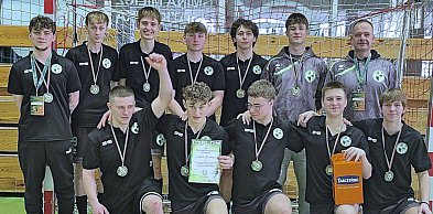 Tucholscy leśnicy najlepsi w piłkę nożną halową! Technikum MA ZŁOTO!