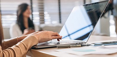 Laptopy biznesowe Lenovo – modele, które przetrwają lata intensywnej pracy