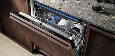 Naczynia dokładnie umyte w zaledwie 30 minut, nawet przy pełnym załadunku