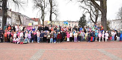 Uczniowie tucholskiej "Jedynki" powitali nadchodzącą wiosnę / ZDJĘCIA + FILM