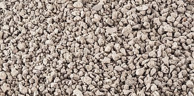 Bentonit w hydroizolacji – jak działa naturalna bariera uszczelniająca?