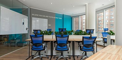 Biura na wynajem Warszawa – jak znaleźć przestrzeń dopasowaną do biznesu?