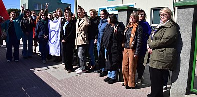 Tuchola: Protest pracowników inspektoratu Zakładu Ubezpieczeń Społecznych / FOTO