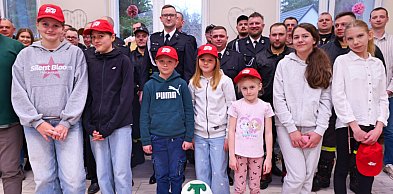 OSP Zielonka z zarządem, młodzieżową drużyną i widokiem na rozbudowę remizy + FOT