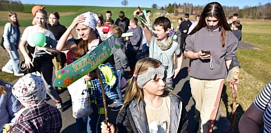 Wielkanocna przygoda w Przyrowie. Tropili zajączka w lesie! / ZDJĘCIA