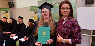 Wyższa szkoła w Tucholi żegna absolwentów. Natalia Kolassa najlepsza z...