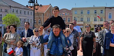 Uroczystość na 3 maja w Tucholi. Burmistrz o lokalnym patriotyzmie, wzajemnym...