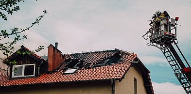 Śliwice. Pożar NA PLEBANII! Dym wydostawał się z poddasza