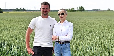 Demo Farma.  Prędzej tutaj wszystko wyschnie niż urośnie... A może jednak nie?