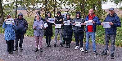 Słupy. Mieszkańcy protestują przeciwko planom budowy farmy fotowoltaicznej-23908