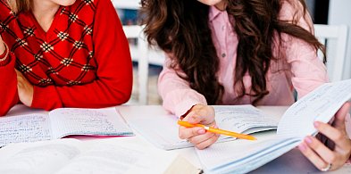 Jak szkoła uczy przedsiębiorczości? Praktyczne podejście do nauki biznes...-23976
