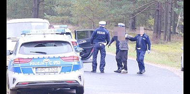 Legbąd: Kierowca passata ściął słup telefoniczny. Najprawdopodobniej był pijany-24096