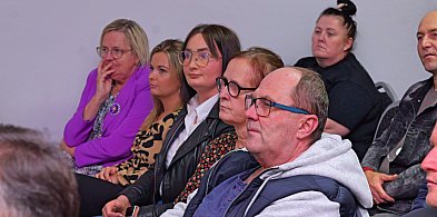 Słupy. Mieszkańcy rozmawiali z inwestorem, który chce budować farmę fotowoltaiczną-24305