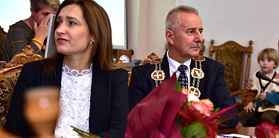 Tuchola: Wynagrodzenie burmistrza w górę. Co z pozostałymi urzędnikami?-24341