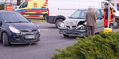 Tuchola, skrzyżowanie Bydgoskiej i Świeckiej: Koliza trzech aut / ZDJĘCIA-24335