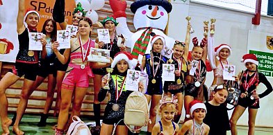 Sportowy Fitness zakończył rok startów. Szczecinek sypnął medalami.  NOWOŚCI-25230