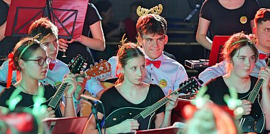 Campanella zagrała w Tucholi, harcerze przekazali Światełko Pokoju / ZDJĘCIA-25311