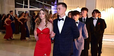 Tuchola: Studniówka "Nowodworka" / POLONEZ