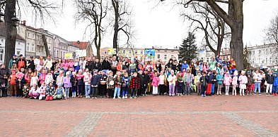Uczniowie tucholskiej "Jedynki" powitali nadchodzącą wiosnę / ZDJĘCIA + FILM