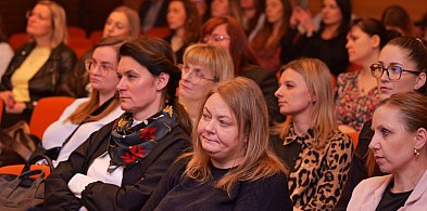 Cisza, która mówi. Jak dotrzeć do "milczącego" dziecka? W Tucholi o mutyzmie...