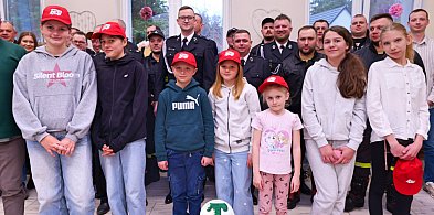 OSP Zielonka z zarządem, młodzieżową drużyną i widokiem na rozbudowę remizy + FOT