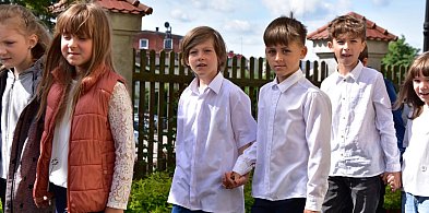 Śliwice: 25-lecie nadania Szkole Podstawowej im. Ks. Staniszewskiego / FOT
