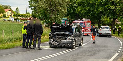 Dziś na DW240 w Bysławiu. Zderzenie trzech samochodów ZDJĘCIA, FILM
