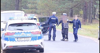 Legbąd: Kierowca passata ściął słup telefoniczny. Najprawdopodobniej był pijany-24096