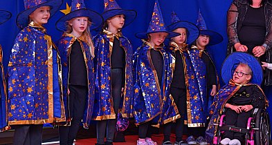 Tolerancja naszą siłą. Mądre przedstawienie dzieci z Przedszkola nr w Tucholi /FOT-24692