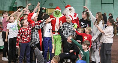 Jarmark Bożonarodzeniowy w Gostycynie: Grinch i św. Mikołaj w jednej parze-25059