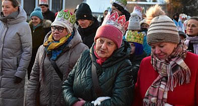 Tradycyjny Orszak Trzech Króli przeszedł ulicami Bysławka / ZDJĘCIA-25588