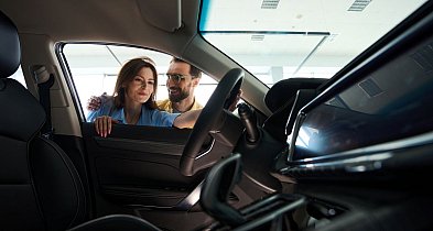 Jakie wyposażenie aut najbardziej cenią Polacy? Czym jest realne wyposażenie, a...-25792